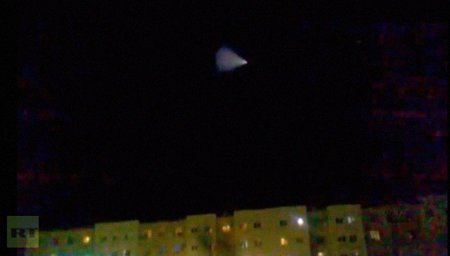Nó là một UFO, tên lửa đạn đạo hay của Nga hay vệ tinh?