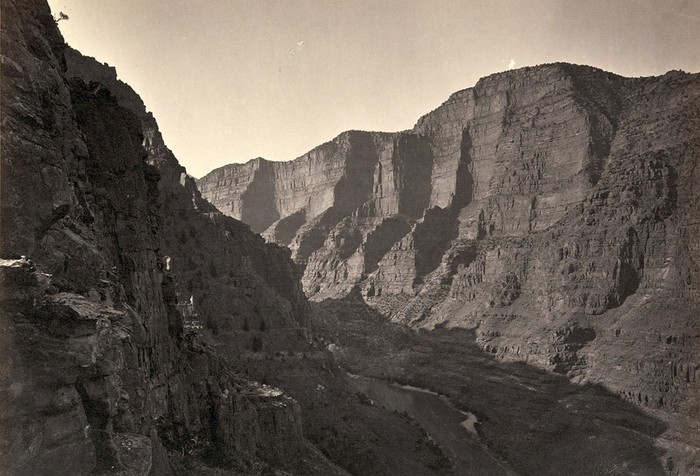 Hẻm núi tại Lodore, Colorado năm 1872.