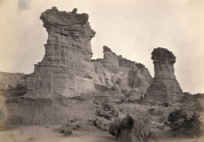 Núi đá tự nhiên tại Badlands Washakie, Wyoming vào năm 1872.
