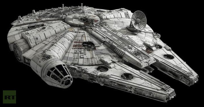 Tàu Millennium Falcon trong bộ phim "Chiến tranh giữa các vì sao"