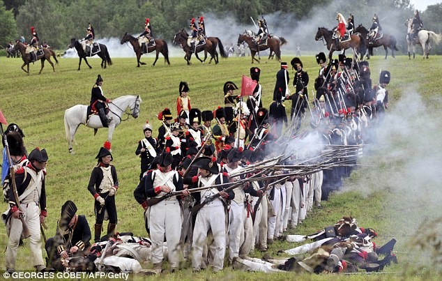 Đội quân hùng mạnh của Napoleon tham gia trận Waterloo tái hiện ở Bỉ.