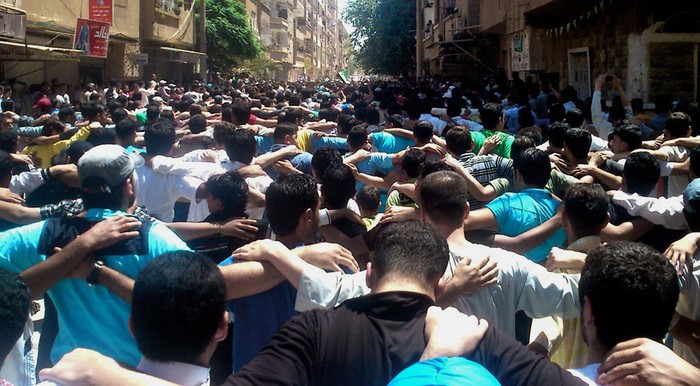 Một cuộc biểu tình ở thành phố Deir el-Zour, Syria ngày 8 tháng 6 năm 2012.