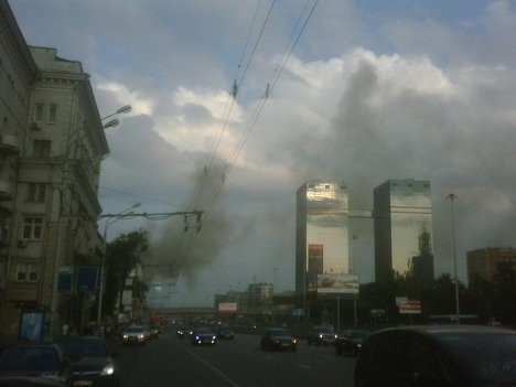 Khói từ đám cháy được nhìn thấy từ trung tâm Moscow.