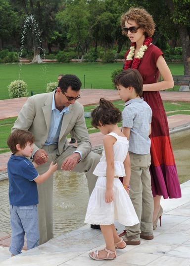 Vợ chồng Tổng thống Assad cùng các con cái.