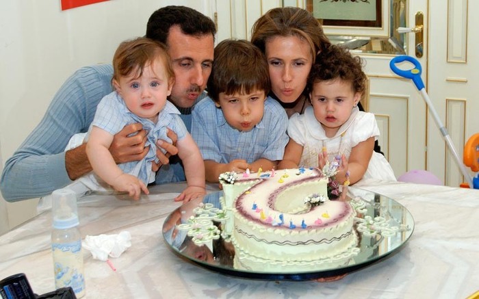 Gia đình Tổng thống Syria ăn mừng sinh nhật 2 tuổi của 1 trong số 3 người con.