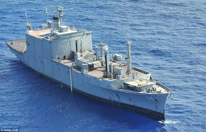Tàu Kilauea đã nghỉ hưu của Hải quân Mỹ được chọn là mục tiêu trong cuộc tập trận Hải quân ngoài khơi bờ biển Hawaii với sự tham gia của 22 quốc gia, 6 chiếc tầu ngầm và 40 tàu hải quân các loại.