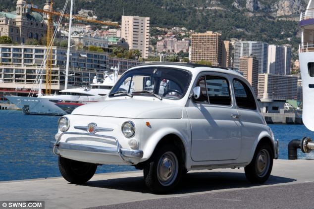 Chiếc Fiat 500 đời 1971 dự kiến sẽ được bán với giá 4.800 bảng Anh.
