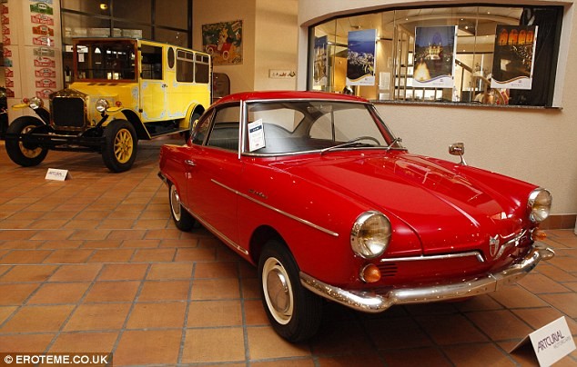 Theo Hoàng tử Albert II, các Hoàng tử Monaco đều có niềm đam mê đối với xe hơi.