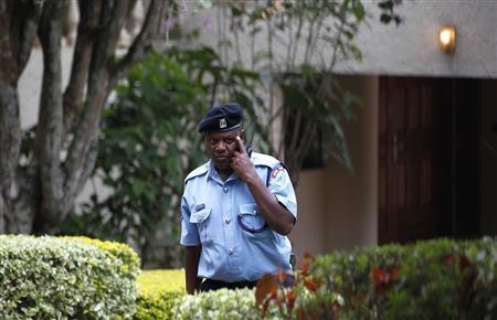 Cảnh sát Nairobi tại biệt thự của Đại sứ Venezuela.