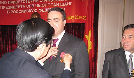 Chủ tịch nước Trương Tấn Sang tại Đại sứ quán Việt Nam ở Moscow ngày 26/7.