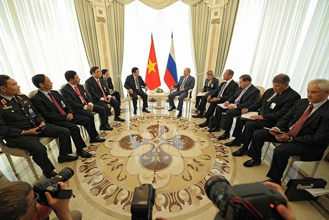 Tổng thống Liên bang Nga Vladimir Putin đón tiếp và hội đàm với Chủ tịch nước Trương Tấn Sang trong chiều ngày 27/7 tại Sochi.