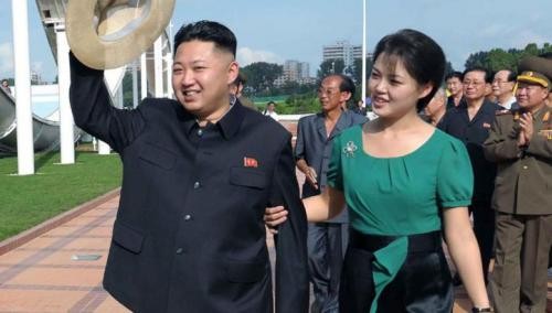 Nhà lãnh đạo Triều Tiên Kim Jong-un và phu nhân.