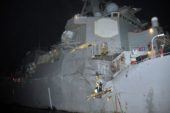 Vụ va chạm xảy ra khi USS Porter đang thực hiện chuyến tuần tra thường nhật tại eo Hormuz.