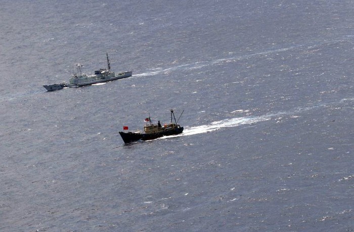 Tàu tuần tra Nhật Bản tiếp cận và ngăn chặn hoạt động của tàu cá chở 14 người Hồng Kông tại gần quần đảo Senkaku/Điếu Ngư.