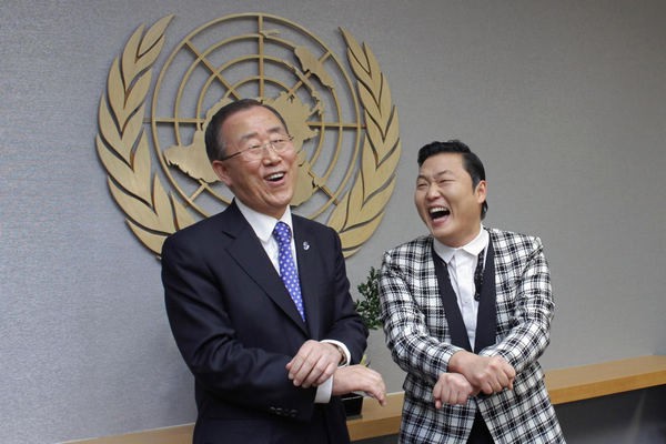 Ông Ban Ki-moon nhảy múa vui vẻ bên nghệ sĩ Psy