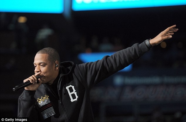 Jay-Z biểu diễn trước 15.000 người tham gia buổi vận động tranh cử của Tổng thống Obama.