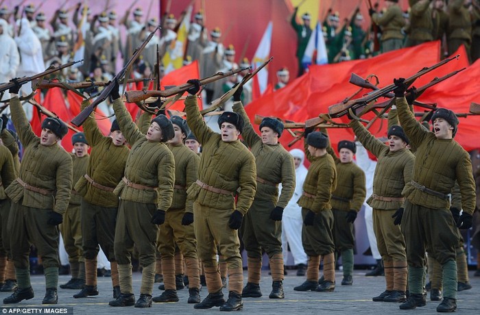 Lễ diễu binh được tổ chức với mục đích làm sống lại khí thế xung trận của Hồng quân Liên Xô.