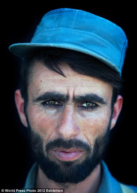 Học viên cảnh sát Afghanistan tại trung tâm đào tạo cảnh sát được điều hành bởi Đức ở Kunduz, Afghanistan. Ảnh Ton Koene.