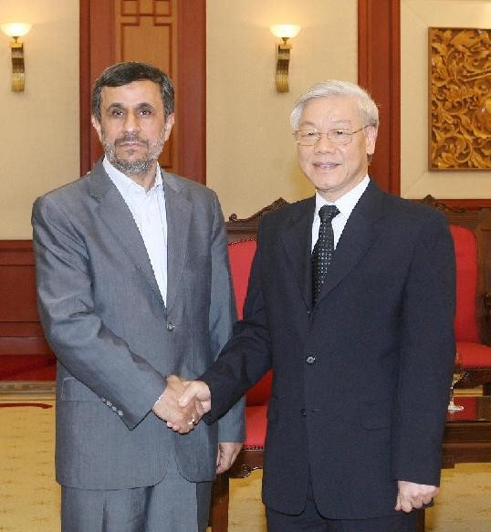 Tổng bí thư Nguyễn Phú Trọng đã tiếp Tổng thống Mahmoud Ahmadinejad tại trụ sở Trung Ương Đảng.