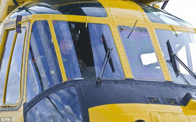 Hoàng tử William gia nhập RAF Valley trong năm 2010. Tháng 6/2012, Hoàng tử được phong làm đội trưởng dẫn đầu một nhóm gồm 4 phi công.