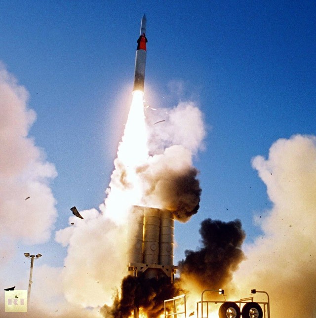 Một tên lửa được bắn từ hệ thống Arrow, nam Tel Aviv năm 2003.