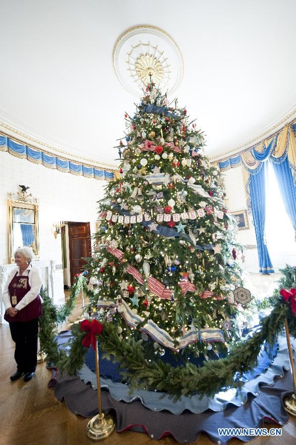 Cây thông Noel cao 5,5m tại Phòng Xanh trong Nhà Trắng.