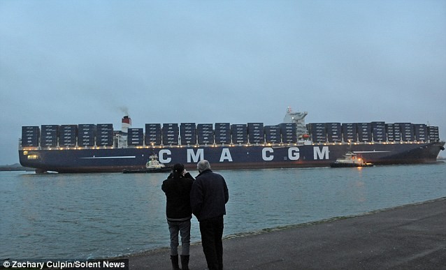 Tàu CMA CGM Marco Polo có thể chở tới 16.020 chiếc container lớn.