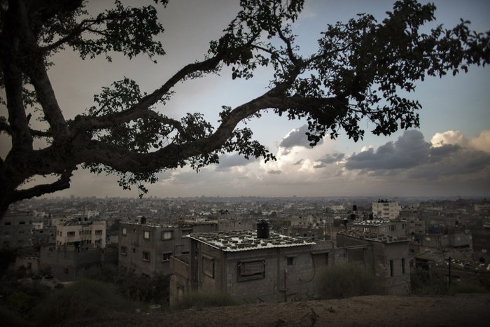 Thành phố Gaza được nhìn từ khu phố al-Shejaya, nơi bốn người dân Gaza hiệt mạng do tên lửa của Israel ngày 11/11/2012