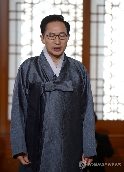 Tổng thống Hàn Quốc sắp mãn nhiệm Lee Myung-bak gửi thông điệp năm mới tới người dân