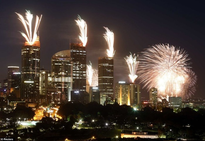 Hơn 1,5 triệu người tập trung tại thành phố Sydney để chứng kiến cảnh tượng ngoạn mục này.
