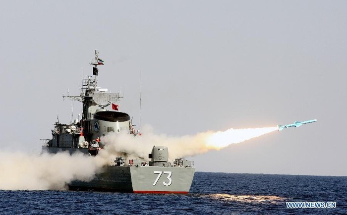Tên lửa được phóng từ tàu ở biển Oman trong ngày thứ 5 của cuộc tập trận Velayat-91 bắt đầu hôm 28/12.