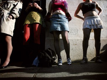 Cảnh sát Colombia đang truy lùng những cô gái mại dâm tham gia vào bữa tiệc.
