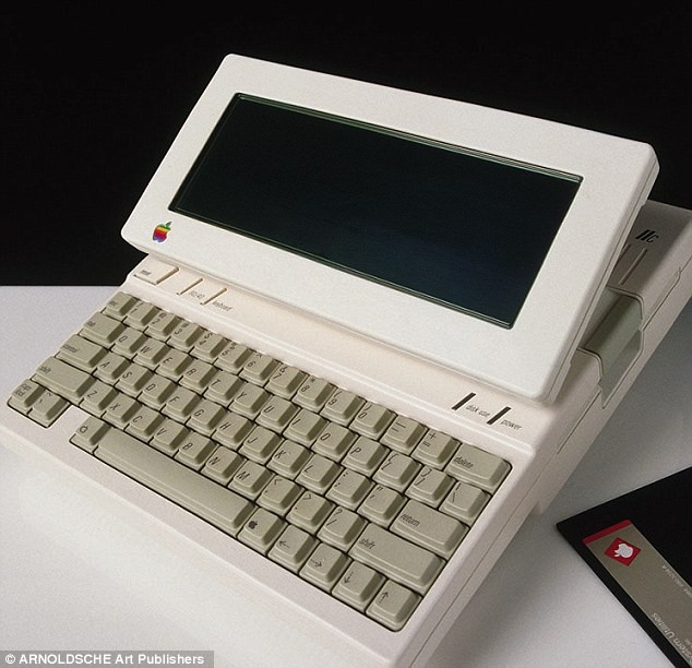 Ông Esslinger đã giúp Apple trở thành người đi đầu trong lĩnh vực chế tạo màn hình phẳng, giao diện cảm ứng và sự kết hợp của điện thoại vào máy tính.