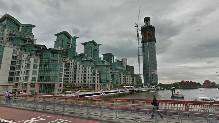 Công trình xây dựng tòa tháp St George Wharf trước thời điểm xảy ra sự cố.