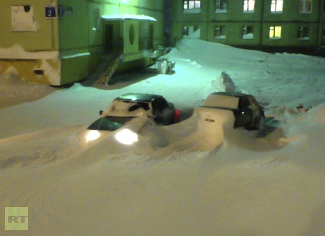 Tuyết rơi trong đêm 18/1 tại Norilsk.