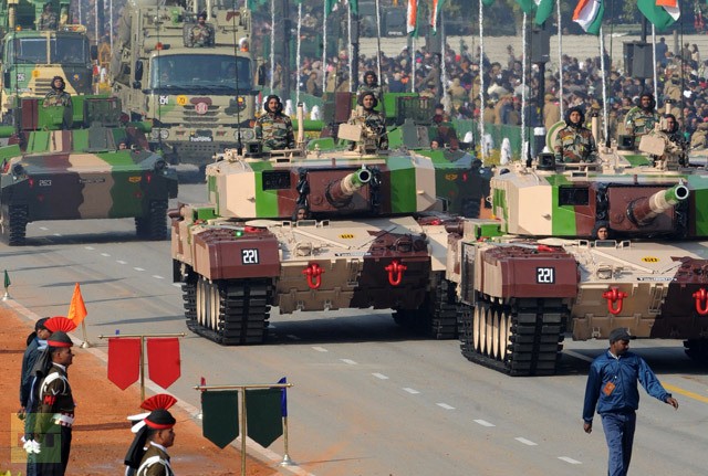 Vũ khí Ấn Độ trong lễ diễu hành.