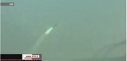 Tên lửa Hàn Quốc được phóng từ tàu đang hướng tới mục tiêu.