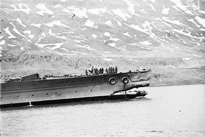 Tàu King George V tham gia hộ tống các tàu chở vũ khí tới Liên Xô.