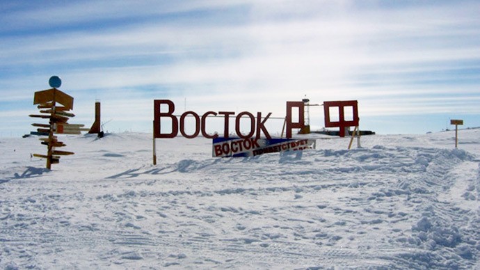 Hồ băng Vostok.