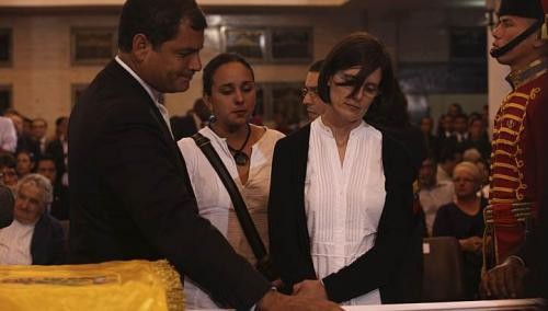 Tổng thống Ecuador Rafael Correa cùng phu nhân Anne Malherbe của mình (bên phải)