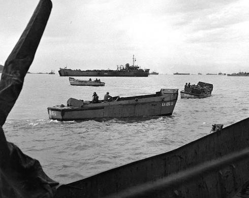 Tàu thuyền của Hải quân Mỹ gần cảng Inchon trong tháng 9/1950.