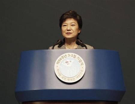Nội các của tân Tổng thống Park đang vấp phải một loạt sự cố gây bối rối khi các ứng viên cho các vị trí chủ chốt liên tục bị phơi bày khuyết điểm và buộc phải rút lui.