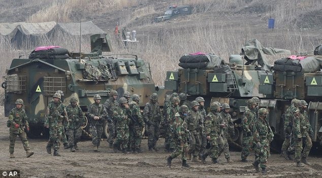 Binh lính Hàn tham gia tập trận chung với quân đội Mỹ như một phản ứng cảnh báo sẽ chống lại các mối đe dọa từ Triều Tiên.