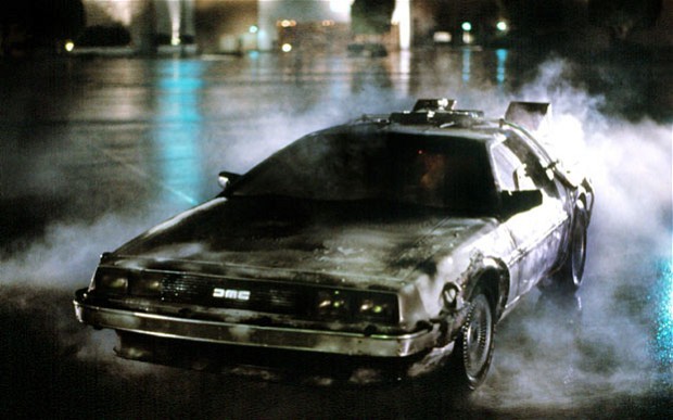 Hình ảnh chiếc xe hơi thời gian trong một bộ phim khoa học viễn tưởng của Mỹ.