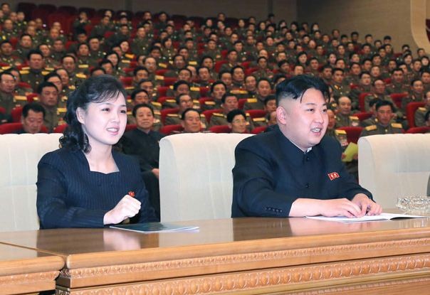 Vợ chồng nhà lãnh đạo Triều Tiên Kim Jong-un