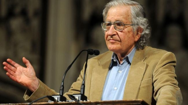 Nhà phê bình chính sách đối ngoại Mỹ, "cha đẻ" của ngôn ngữ học hiện đại Noam Chomsky.