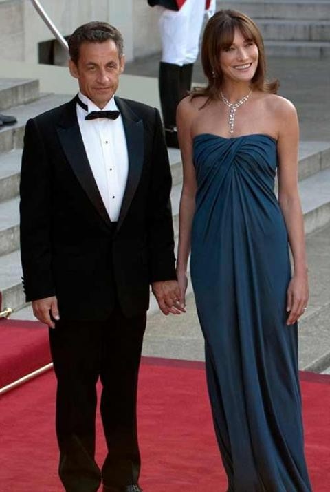Cựu Tổng thống Pháp Nicolas Sarkozy và vợ Carla Bruni.