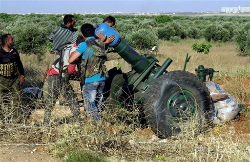 Phiến quân Syria đang nóng lòng thúc giục Mỹ trang bị vũ trang hạng nặng cho họ khi phe chính phủ ngày càng giành được nhiều chiến thắng quan trọng.