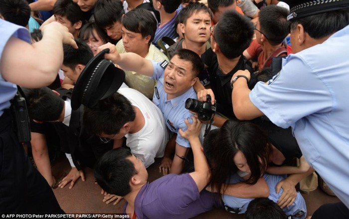 Sự kiện gặp gỡ của Beckham sau đó bị huỷ bỏ, và cảnh sát Thượng Hải đã vào cuộc để điều tra nguyên nhân.