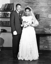 Ông Mandela trong ngày cưới người vợ thứ 2, Winnie Madikizela.